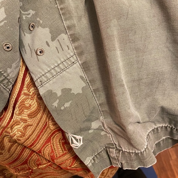 Volcom Shorts - Picture 5 of 7